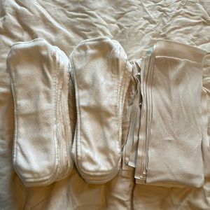 - Esembly cloth diaper 10 overnighters and 10 stay dry liners. Gently used.